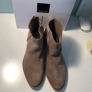 Dolce Vita Tucker Suede Boot Taupe